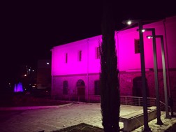 Στα ροζ το Μουσείο Τσιτσάνη για τον καρκίνο του μαστού 